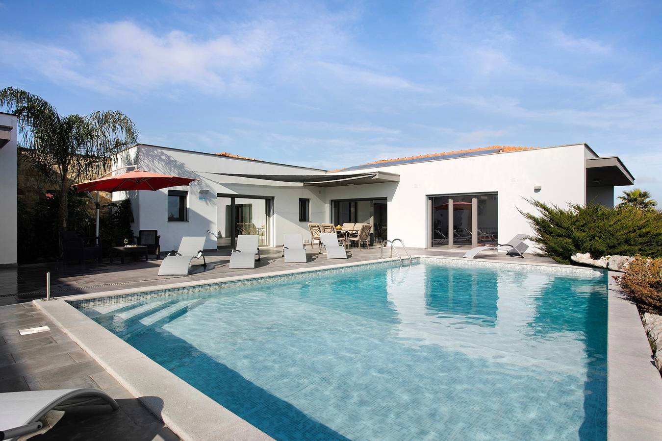 Villa 'Colina' con vista sulle montagne, piscina privata e Wi-Fi in Salir de Matos, Leiria District