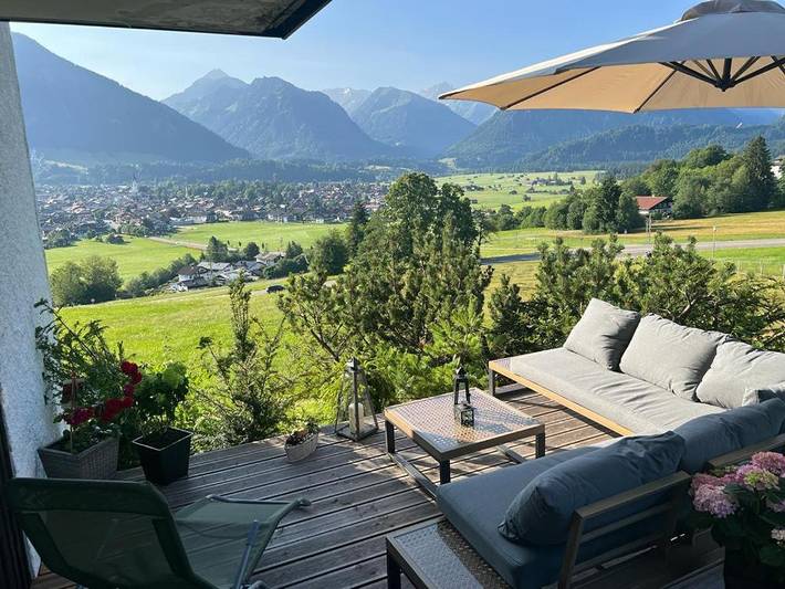 Ferienwohnung für 4 Personen, mit Terrasse und Garten sowie Ausblick in Oberstdorf