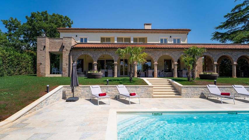Villa für 10 Personen, mit Pool und Balkon sowie Garten in Poreč
