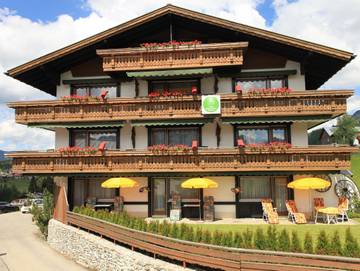 Ferienwohnung für 4 Personen, mit Sauna und Garten sowie Balkon, kinderfreundlich in Riezlern