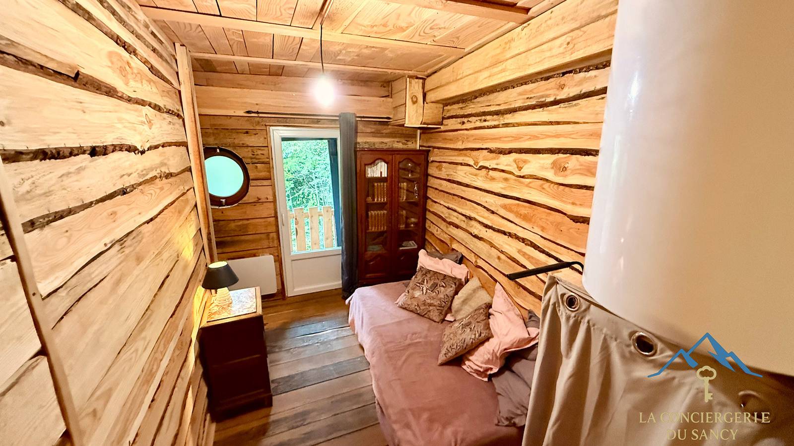 Appartement de vacances entier, La Cabane des Sources Le Mont Dore 2pers in Mont-Dore, Parc naturel régional des Volcans d'Auvergne