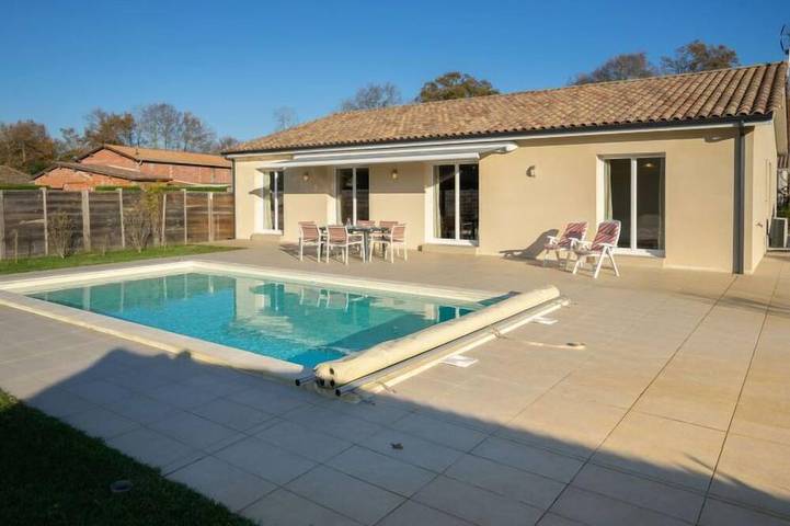 Ferienhaus für 6 Personen, mit Pool und Garten, mit Haustier