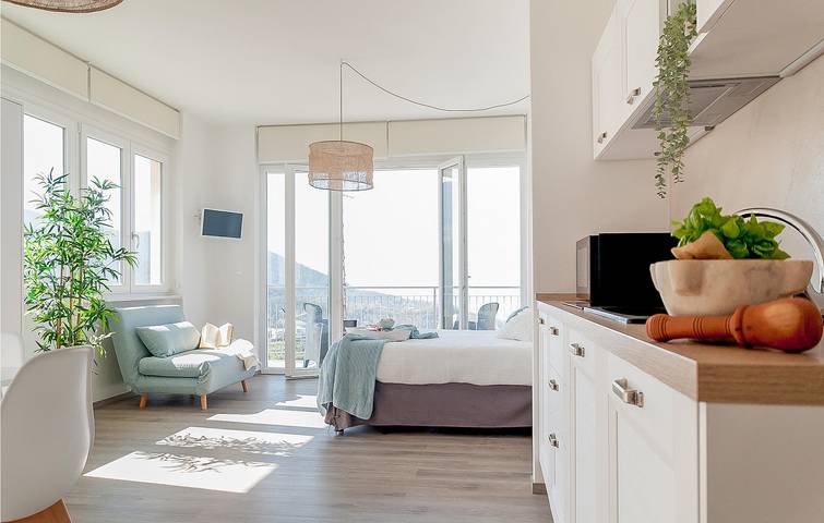 Apartamento vacacional entero, Apartamento con vistas al mar, aire acondicionado y WiFi, cerca de la ciudad in Moneglia, Riviera di Levante