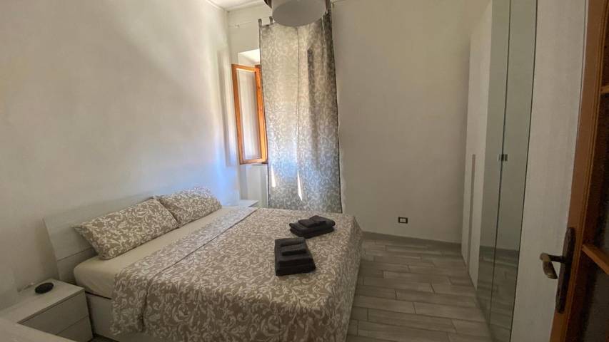 Apartamento entero, Apartamento CasaNati, cerca del puerto con balcón y wifi in Livorno, Costa Etrusca