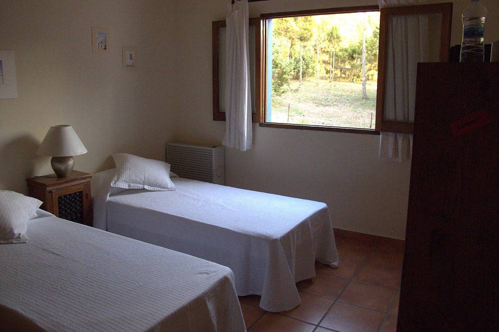 Bonita casa en Ibiza en entorno natural ,  Wifi , bbc,  piscina, in Santa Eulària des Riu, Ibiza Este