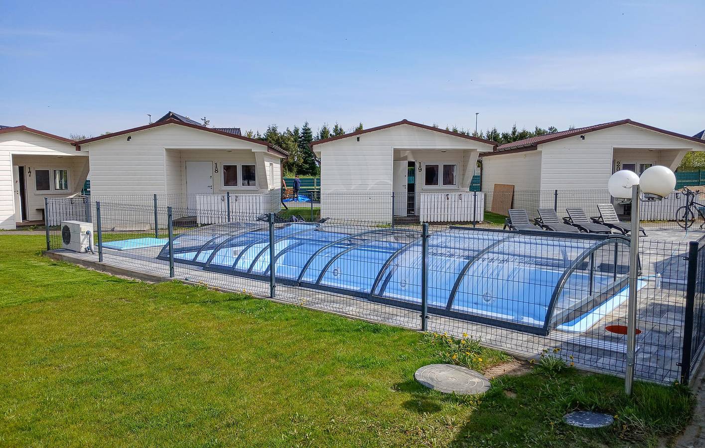 Ferienhaus für 6 Personen mit Pool in Przewłoka, Polnische Ostsee