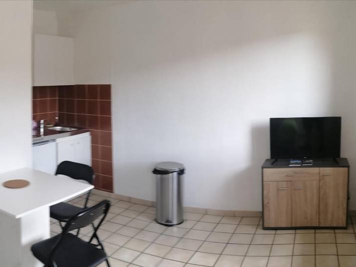 Gîte pour 2 personnes, avec vue à Massiac - 3