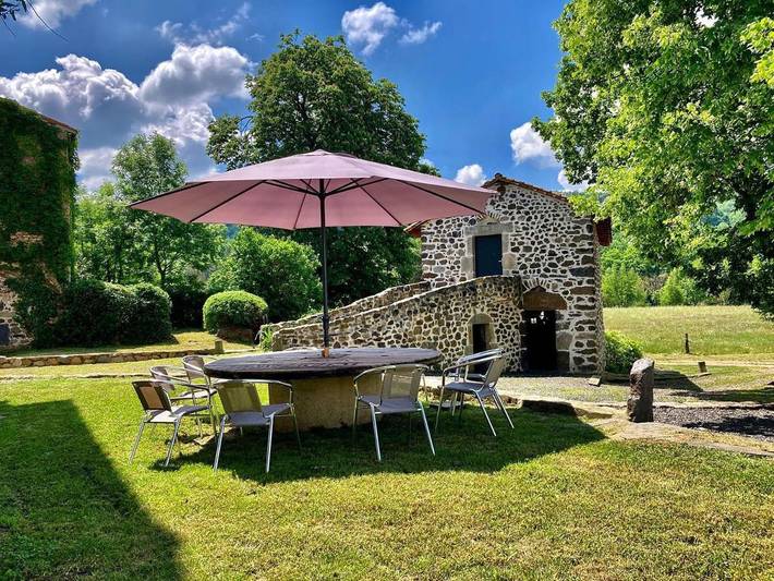 Cottage pour 2 personnes, avec jardin, animaux acceptés à Cussac-sur-Loire