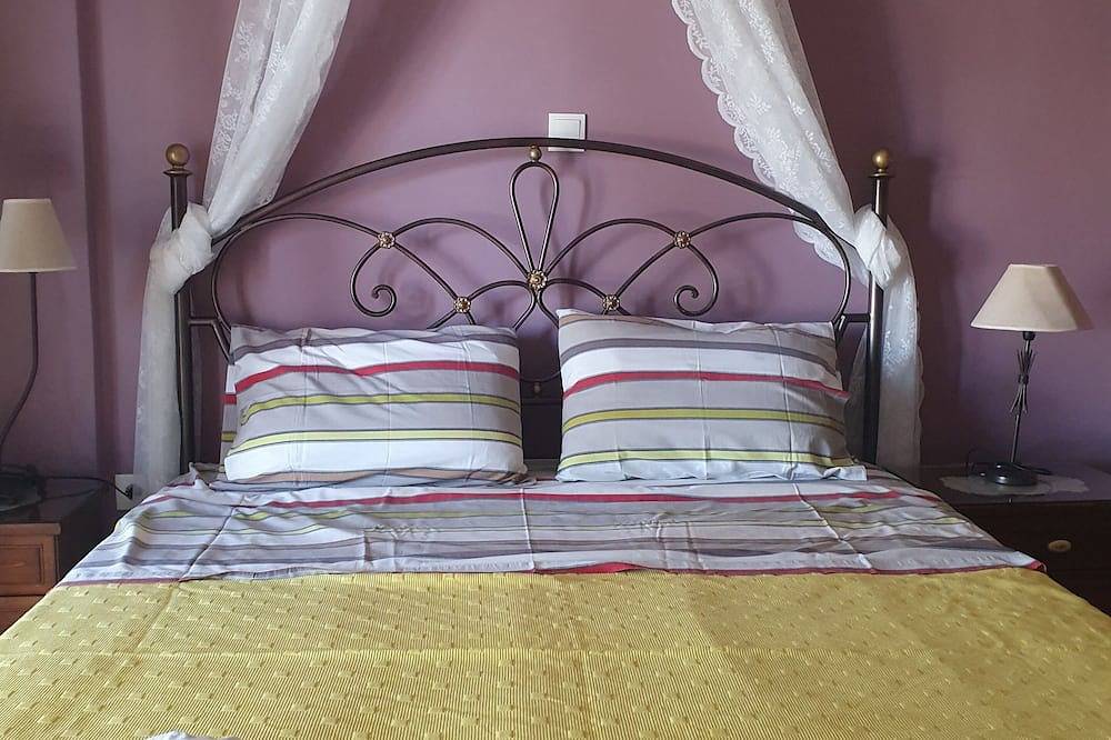 Sofia's villa, a 3-bedroom fully equipped villa in Nikiti for relaxing vacation! in Nikiti, Sithonia Peninsula