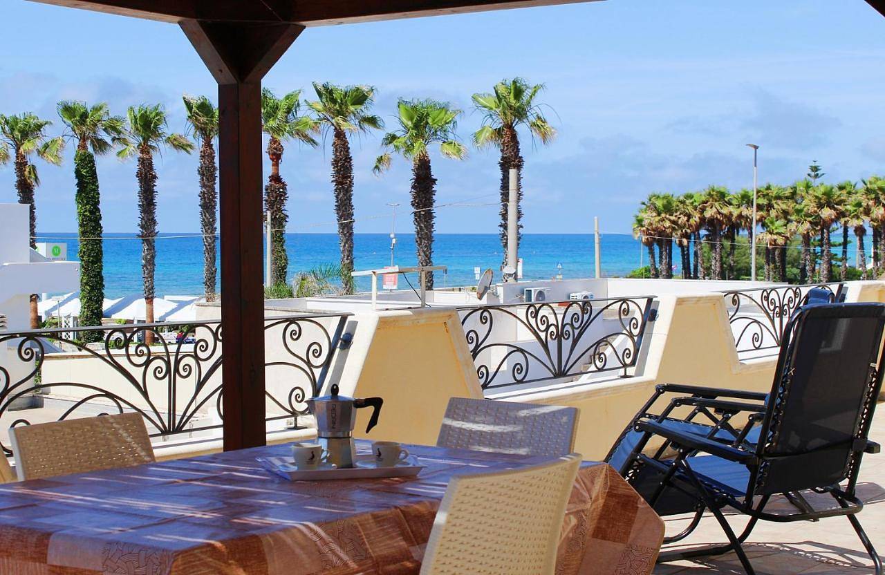 Appartement entier, Attico Relax Vista Mare a Due Passi dalla Spiaggia in Marina di Pescoluse, Torre Vado