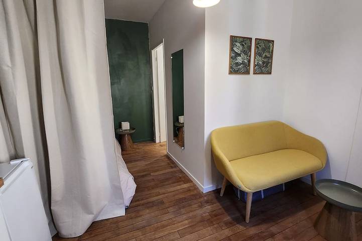 Ganze Wohnung, L'Alcôve Verte - Renovated Studio, Private Entrance in Autun, Autun und Umgebung