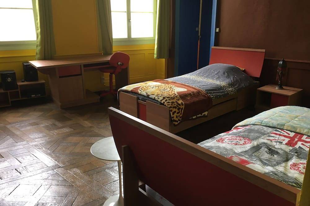 Apartamento entero, Amplio apartamento en el centro, tranquilo, cómodo, té gratis, café. in Dole (Jura), Jura