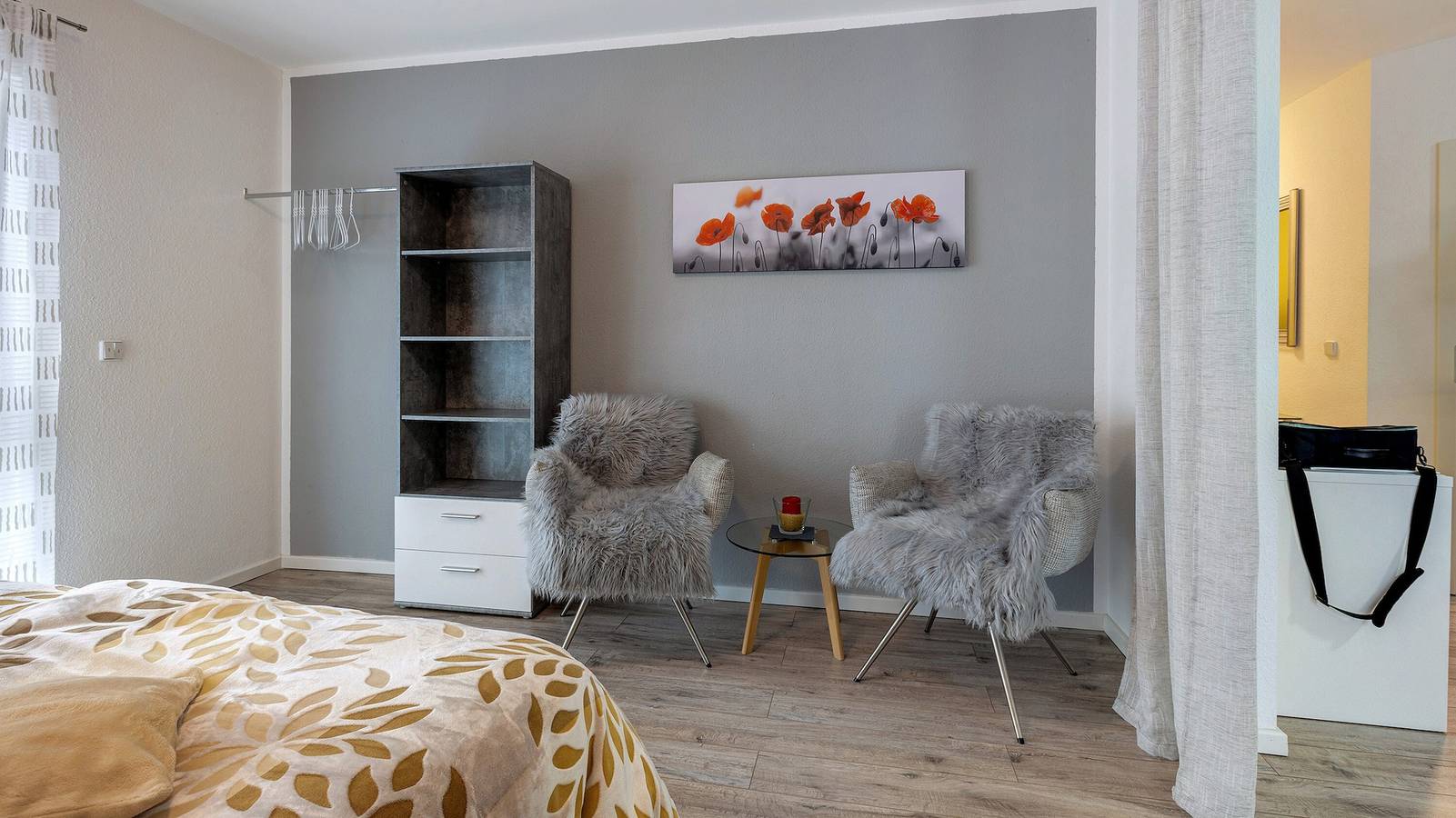 Ganze Wohnung, Ferienwohnung 'Haus Unterm Hohenstoffel' mit privater Terrasse und Wi-Fi in Hilzingen, Hegau