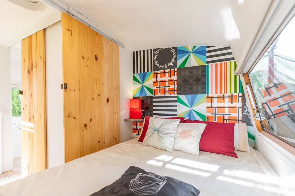 Holiday Home \"Caravana-Glamping Casa Tortuga\" with Mountain View, Shared Pool & Wi-Fi in la Nucia, Costa Blanca