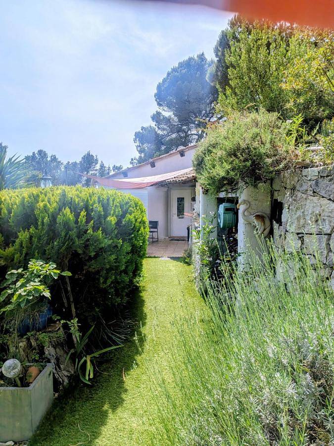 Location de vacances pour 2 personnes, avec jardin et vue à La Trinité - 4