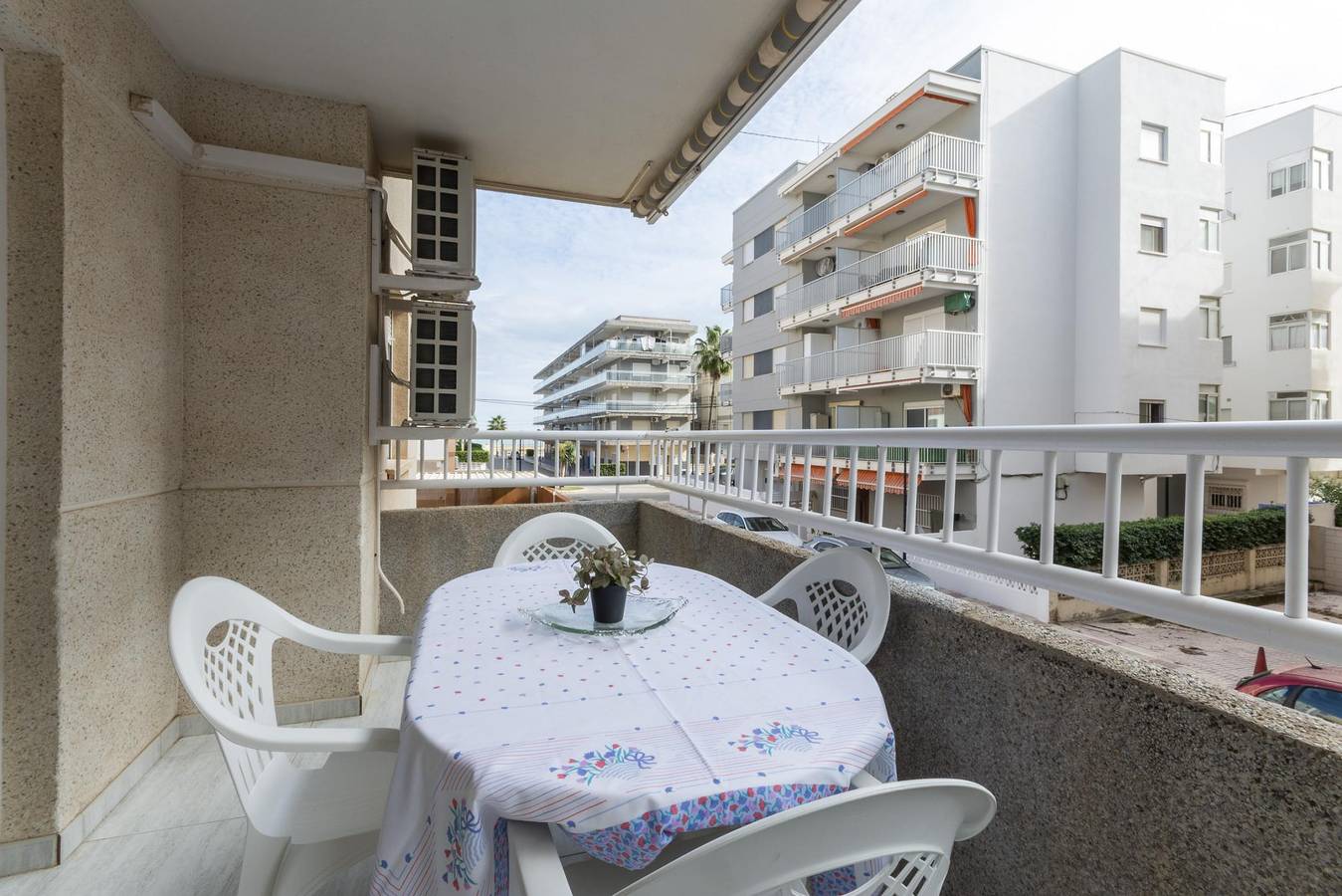 Apartamento vacacional entero, Azul - Coqueto apartamento con piscina compartida y Wifi gratis in Daimuz, Costa de Valencia