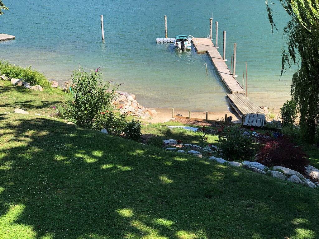 Schöne Lakefront Suite Minuten von der Stadt entfernt! in Whitewater Ski Resort