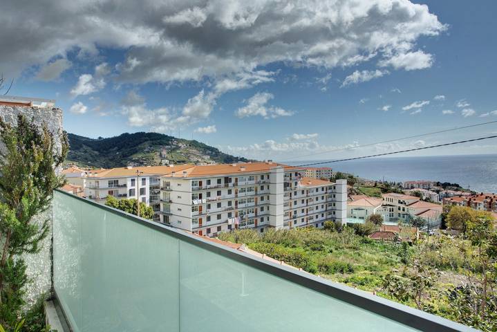 Ganze Wohnung, Ferienwohnung 'Panoramic Views I' mit Meerblick, Wi-Fi und Klimaanlage in Caniço, Madeira