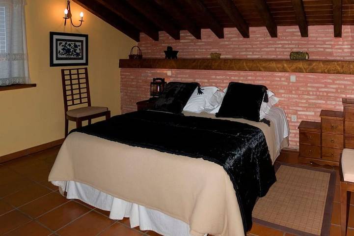 Apartamento entero, Apartamento tipo duplex con 1 dormitorio y altillo de tatami in Manjirón, Puentes Viejas