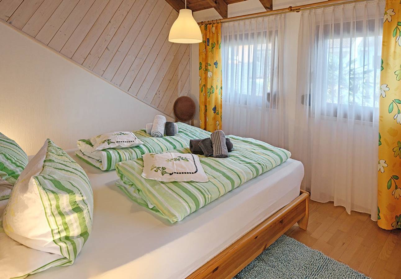 Ganze Wohnung, Apartment „1“ mit privater Terrasse, Wlan und Klimaanlage in Bad Krozingen, Südschwarzwald
