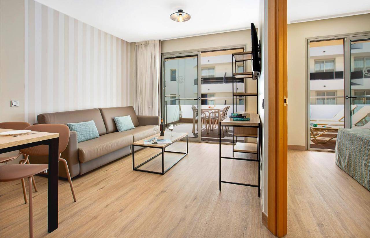Aparthotel Odissea Park in Platja de Llevant (Malgrat de Mar), Santa Susanna