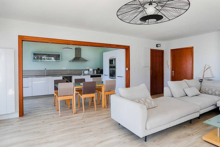 Apartamento entero, Spacious T4 with Wifi on the seafront in Saint-Philibert, Côte des Mégalithes