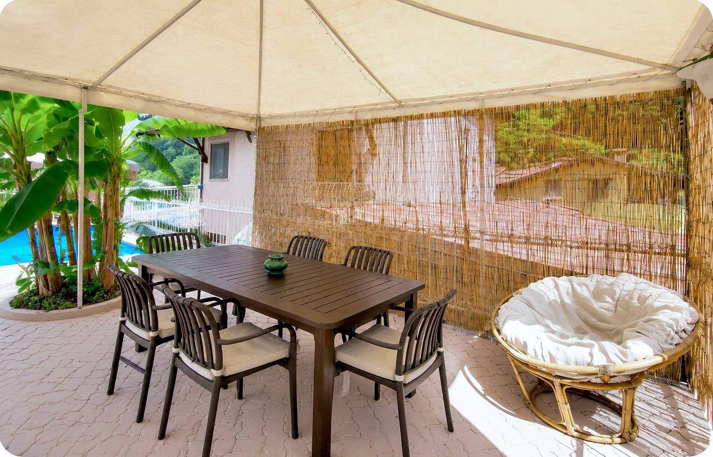 Appartement entier, Appartement "Villa Adele" avec vue sur le lac, piscine privée et Wi-Fi in Segna, Gravedona ed Uniti