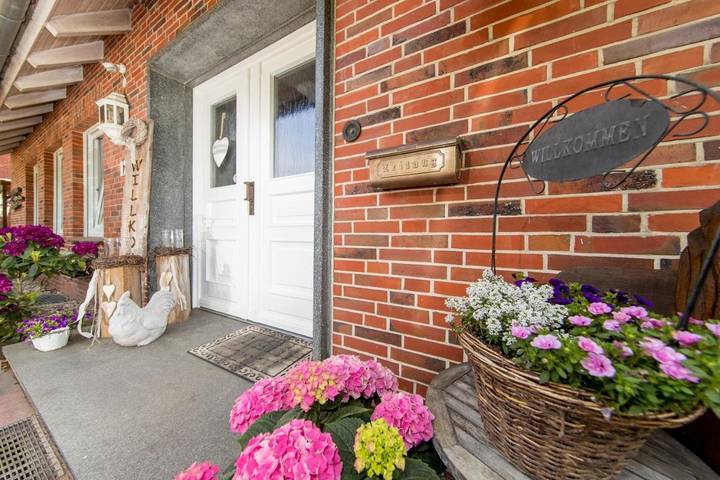 Ferienwohnung für 2 Personen, mit Terrasse und Garten sowie Ausblick