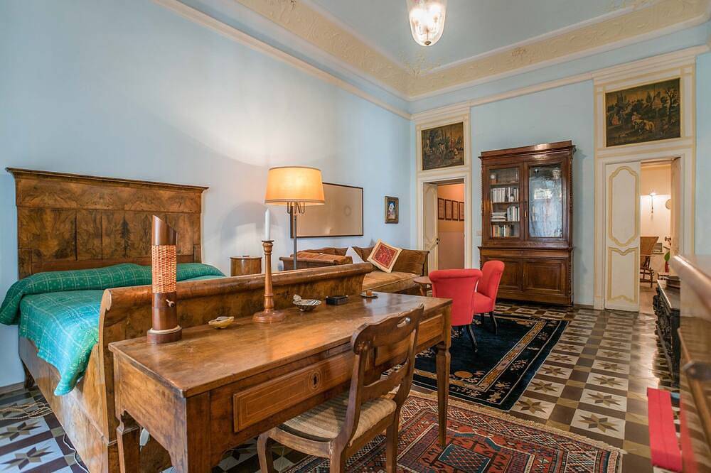 Entire apartment, Prestigious historic house with private garden, under the Lipari castle in Lipari