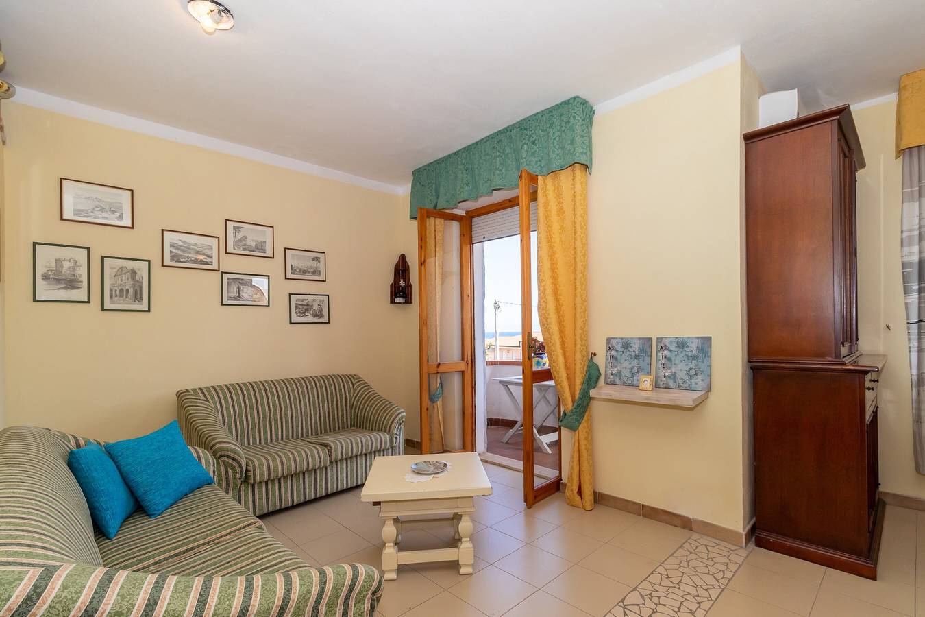 Appartamento intero, Appartamento per vacanze Casa Rita con Balcone & A/C in Lu Bagnu, Castelsardo