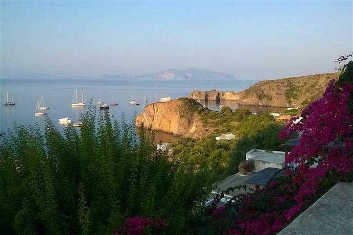 Beach house for 2 people, with garden in Sicily