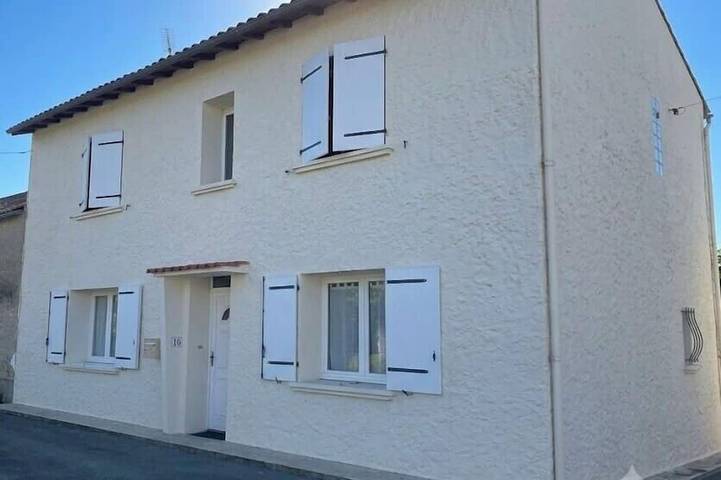 Location de vacances pour 6 personnes, avec jardin dans Saint-Agnant