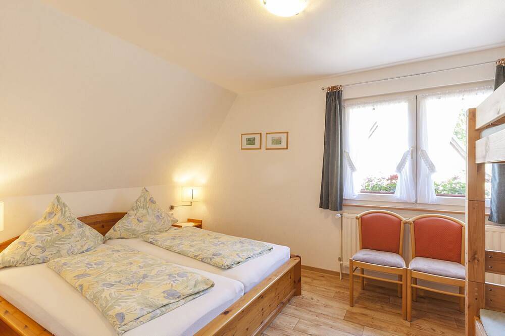 Ganze Wohnung, Gemütliches Appartement in Hallenberg mit Terrasse in Hallenberg, Hochsauerlandkreis