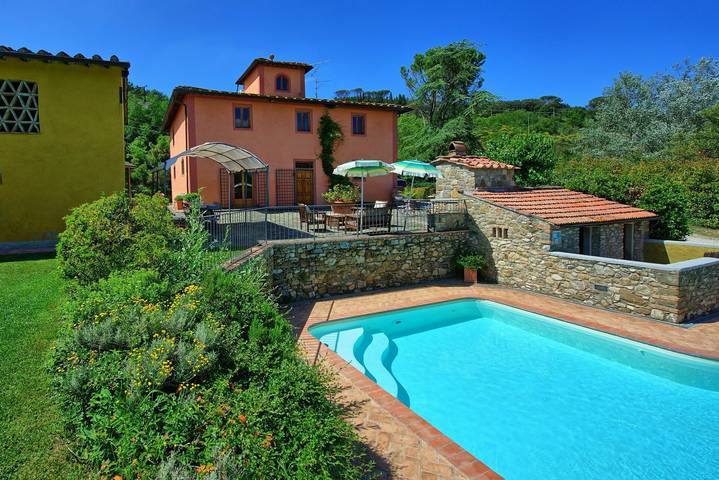Casa vacanza per 12 persone, con giardino e idromassaggio a San Casciano in Val di Pesa