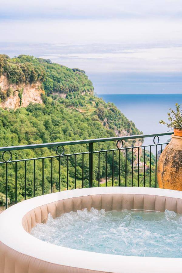Ferienhaus für 2 Personen, mit Pool und Ausblick sowie Garten in Ravello