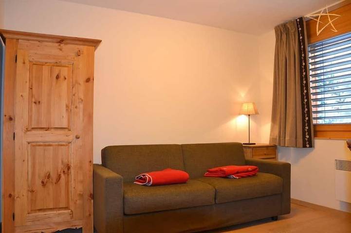 Ganze Wohnung, Wohnung mit grosser, nach Süden ausgerichteter Terrassedraussen: eineneue 4-Zimmer-Wohnung, gelegen in Saint Luc, Anniviers