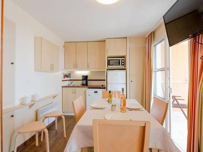 Gîte pour 6 personnes, avec jardin ainsi que piscine et terrasse dans Gare Du Dramont - 3