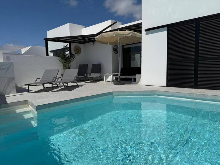 Chalet para 8 personas, con piscina y jardín, Se admiten mascotas en Lanzarote