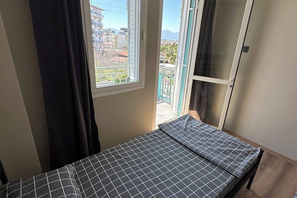 Kuşadası'nda Merkezde ve Denize 5 Dakika Şık Villa in Kusadasi, Aydın Province