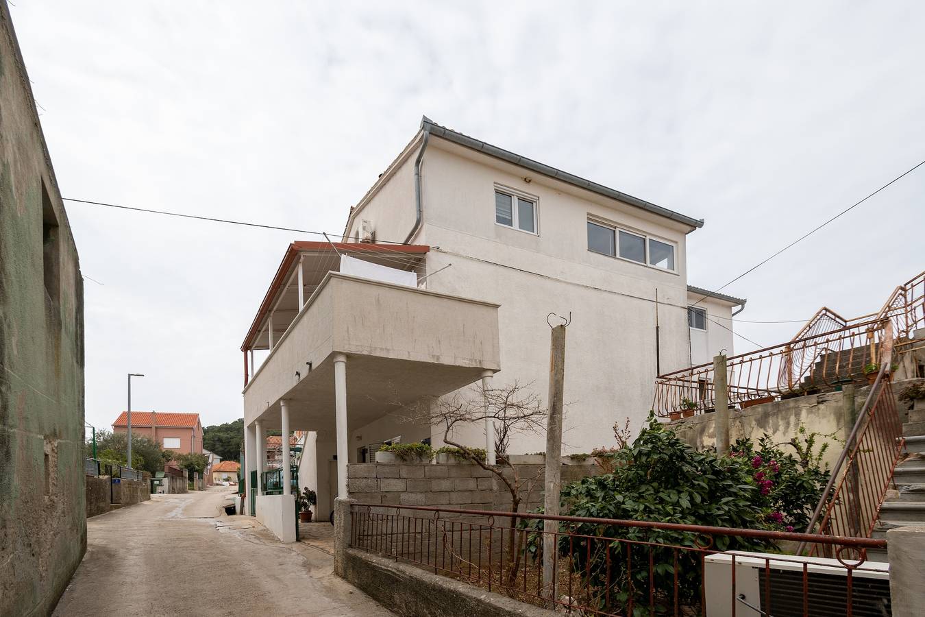 Ganze Wohnung, 1-Zimmer-Ferienwohnung mit Terrasse und Meerblick Tkon, Pasman A-17360-c in Tkon, Pasman