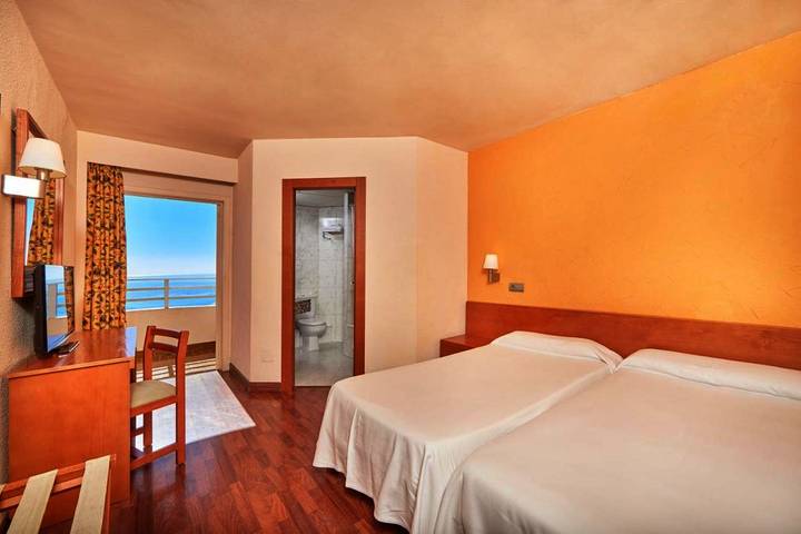 Hotel, mit Balkon und Terrasse sowie Garten und Kinderpool in Cala Major - 4