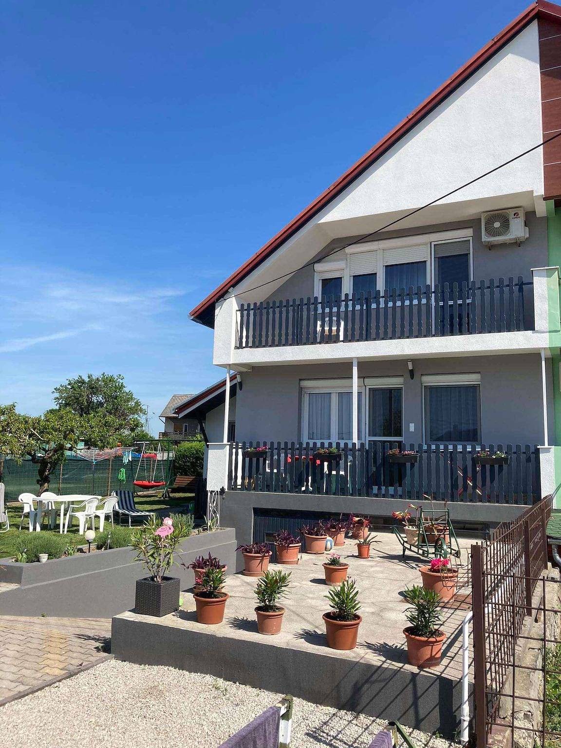 Appartement de vacances entier, Appartement de vacances avec grand jardin in Gyenesdiás, Parc national des Hautes-Terres de Balaton