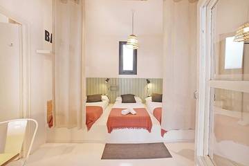 Holiday Home for 3 People in Montjuïc, Barcelona, Photo 2