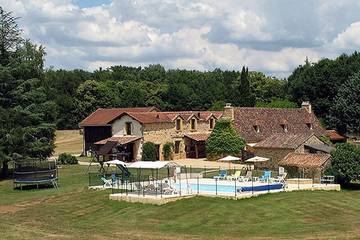 Gîte pour 5 personnes, avec piscine et jardin à Bouillac