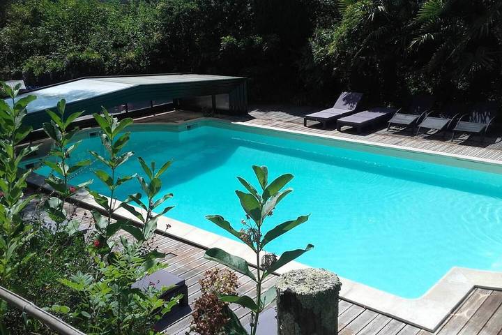 Location de vacances pour 4 personnes, avec piscine ainsi que vue et jardin à Saint-Jean-le-Thomas - 4