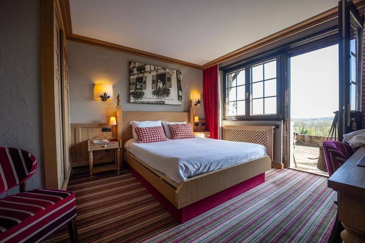 Hôtel pour 6 personnes, avec sauna et jacuzzi ainsi que balcon et piscine à Itterswiller - 2