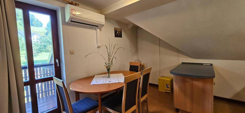 Ferienwohnung für 8 Personen, mit Garten und Ausblick sowie Pool in Slowenien - 2