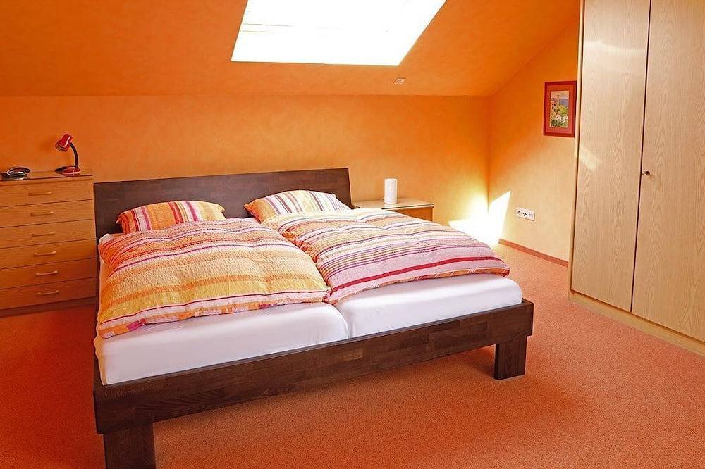 Entire apartment, Ferienwohnung 2 mit 1 Schlafraum - Private Ferienwohnungen in Fürth bei Nürnberg in Fürth, Franconia