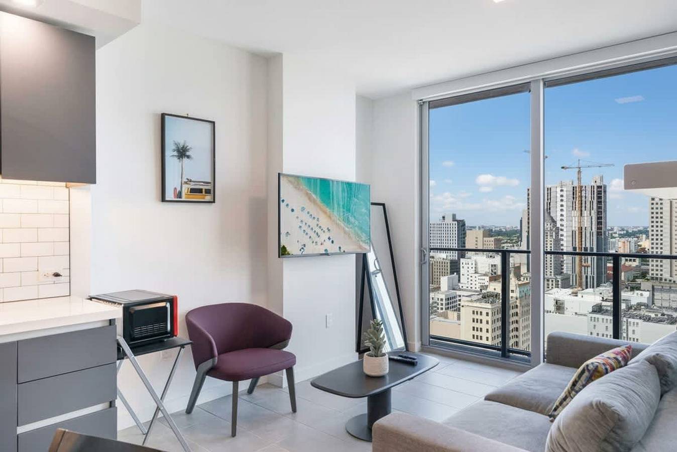 Entire apartment, Pool  Gym   Views   A Peaceful Pause in Downtown in Miami, Florida