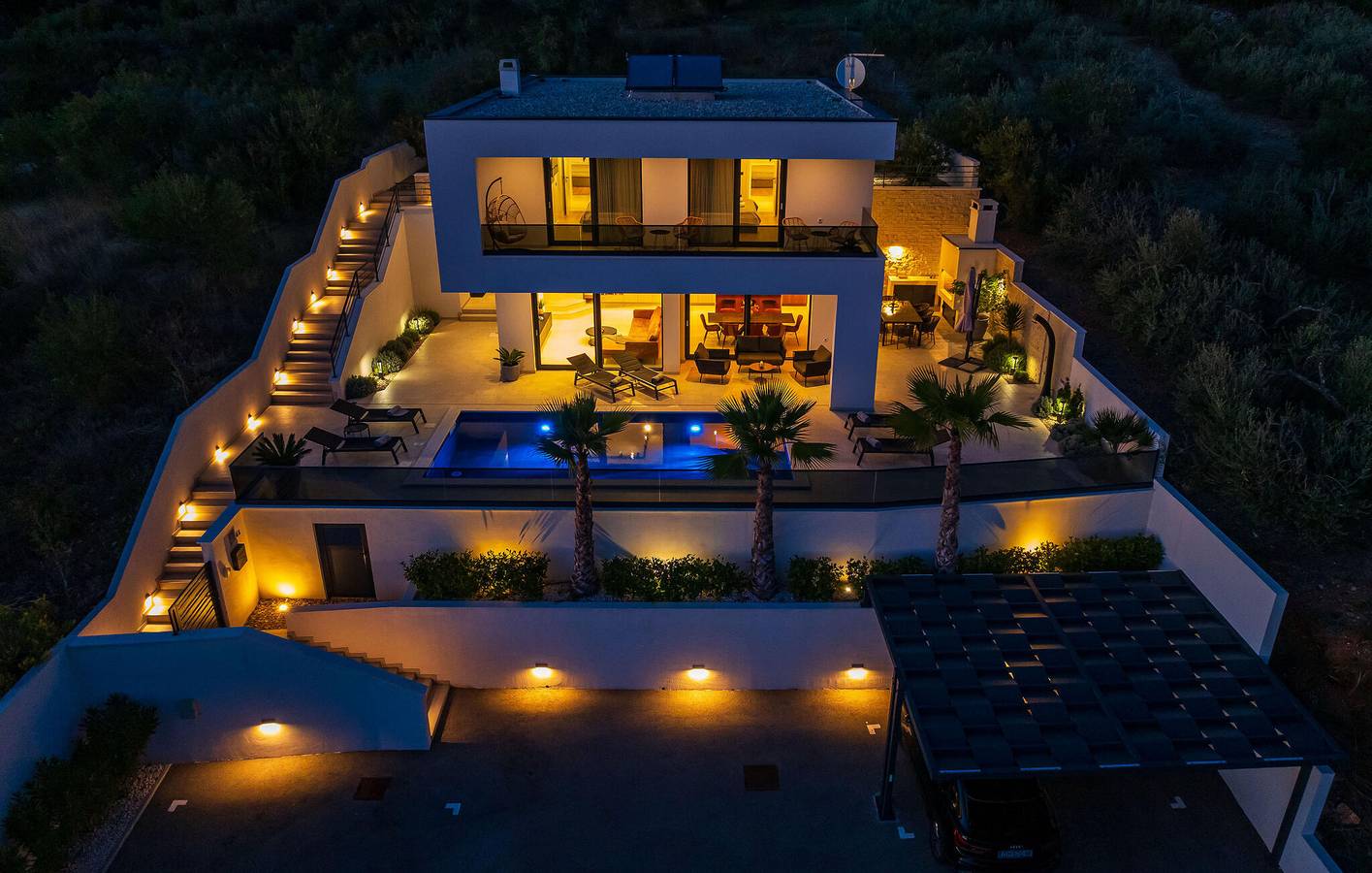 Malerische 200 m² große Wohnung mit Meerblick, Pool und WLAN – 500 m vom Strand entfernt in Novigradsko More, Zadar